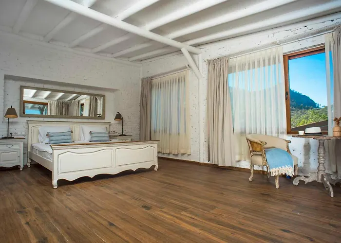 Отель Florya Kumlubuek 4*