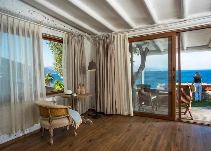 Florya Kumlubuek Отель 4*